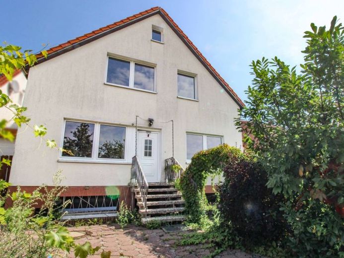 Großzügiges Haus mit Vielseitigkeit – auch als zwei Wohneinheiten denkbar in Giesen-Hasede – Foto 1