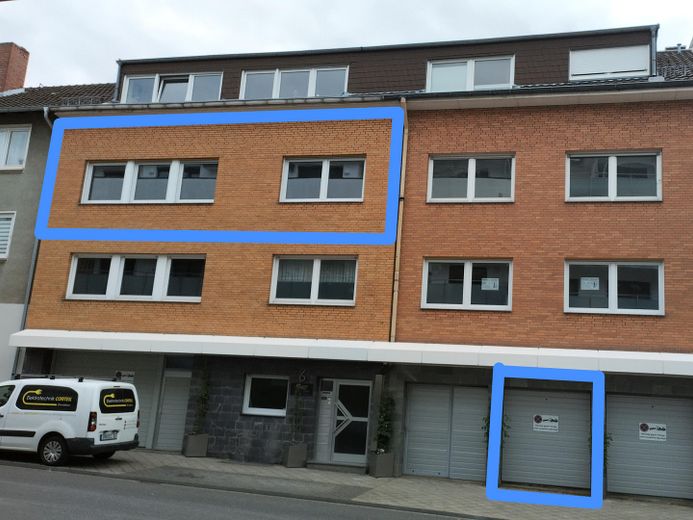Smart e ristrutturato: trilocale vicino al centro con balcone esposto a sud e posto auto in garage – Lage der WOhnung