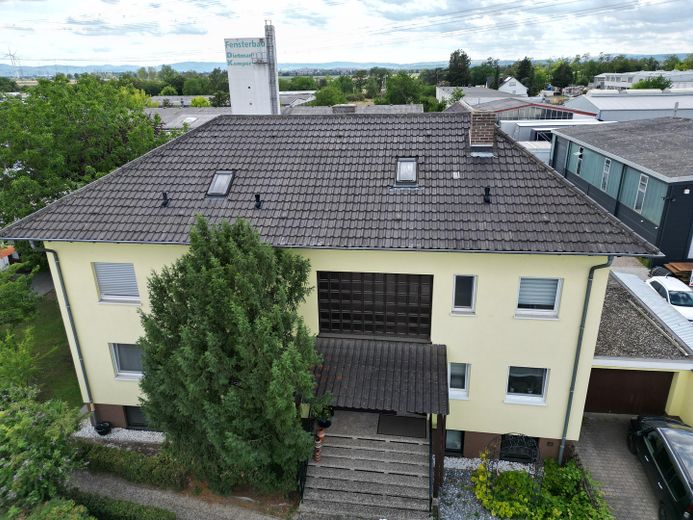Exclusiver möblierte Büroraum mit Klima zu vermieten – Hausansicht