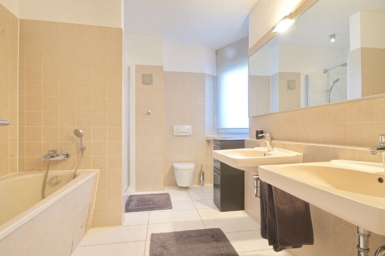 High quality, modern apartment with balcony and DSL wi-fi in Essen’s Bredeney district – b641830c6aa62cb6651a0ead42caf3d6b06a5c39.jpg