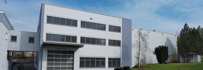 MIETE: Lager + Fertigung + Büro - inkl. Regale 9,75 m hoch - top ausgestattet - zentral an der A66 – Platz für neue Möglichkeiten