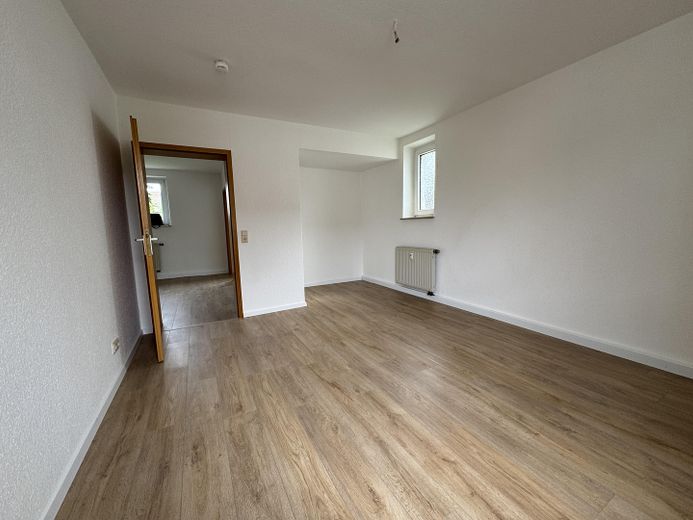 yeni zeminli, aydınlık 3 odalı daire, hemen taşınmaya hazır – Raum 2, Blick in Raum