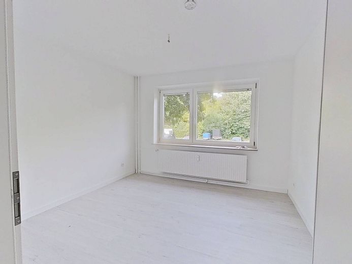 Entspannt ins Jahresende -Kaltmietfrei in den Herbst starten: Helle 4-Zimmer-Wohnung mit BALKON – Schlafzimmer II