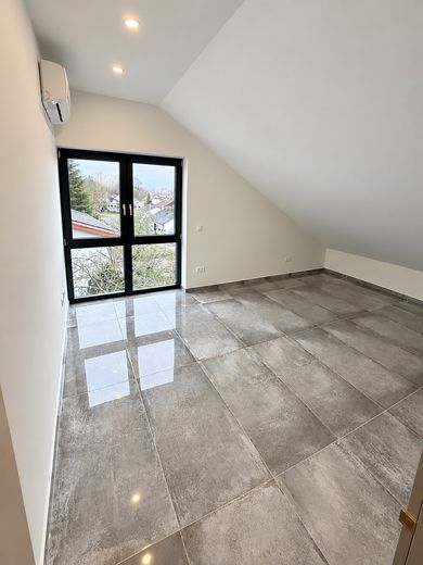 Attico di 4 locali di prima qualità con terrazza sul tetto e garage + posto auto – senza commissioni – Kinderzimmer / Büro 1