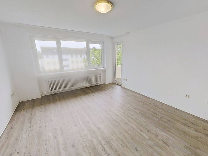 Ampio appartamento di 3 locali con BALCONE e molto comfort a Paderborn-Sennelager – Ansicht I: Wohn- und Esszimmer
