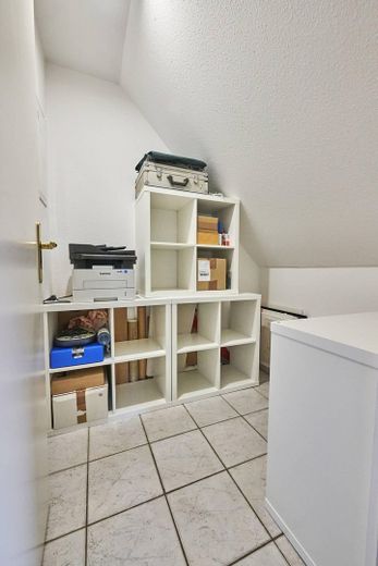 gräumige Abstellkammer