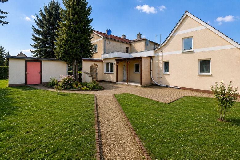 PROVISIONSFREI | Familienhaus mit großem Traumgrundstück, Werkstatt, Garage und Ausbaureserve – Bild 1