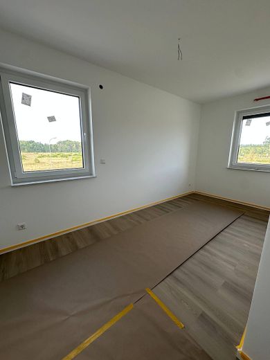 Neubau-Doppelhaushälfte (5 Zi.) mit Garten & Stellplatz – nur noch 1 verfügbar | nahe Berlin/Potsdam – Kind II