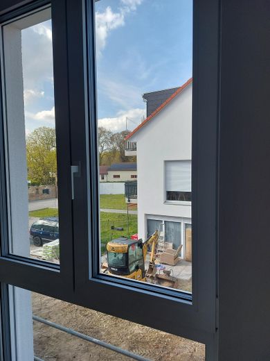 Erstbezug 2-Zimmer-Wohnung (1. OG, Balkon, barrierefrei) in Berge bei Nauen – Schlafzimmer Ausblick
