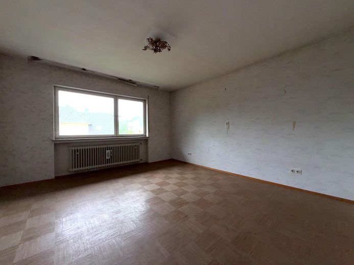 Freistehendes 2-Familienhaus * in MÜHLHAUSEN – OG, Zimmer