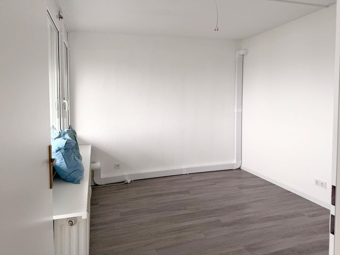 4er-WG Neugründung in Konstanz – frisch modernisiert, große Gemeinschaftsküche & Balkon – Zimmer 3 (Balkonzimmer)