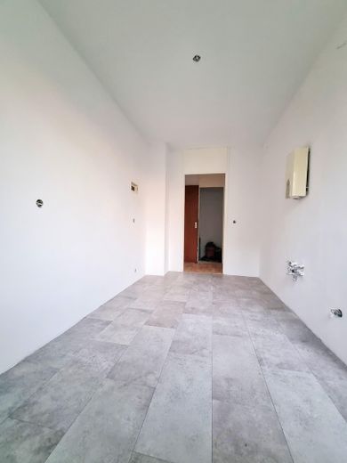 कमीशन-मुक्त! 3,5 कमरों का अपार्टमेंट 78m² – Küche (RENOVIERT)