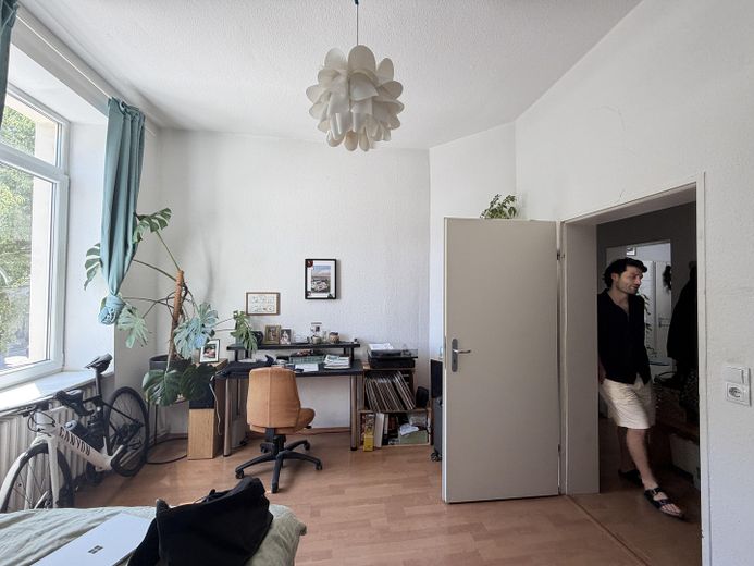 Appartamento centrale di 3 locali nel Nordend con cucina componibile e bagno con luce naturale – Zimmer 2