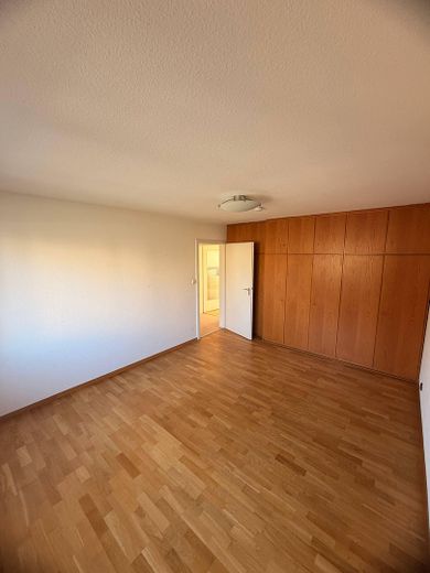 Stuttgart-Büsnau’nun en iyi konumunda çok yönlü çok aileli ev! Hemen taşınmaya hazır ve komisyonsuz! – OG - Zimmer 3
