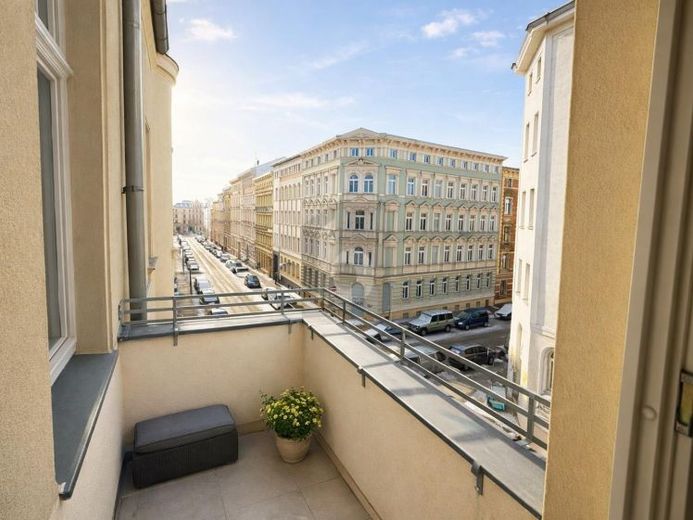 STILVOLL WOHNEN MIT BALKON, BEZUGSFREI – फोटो 1