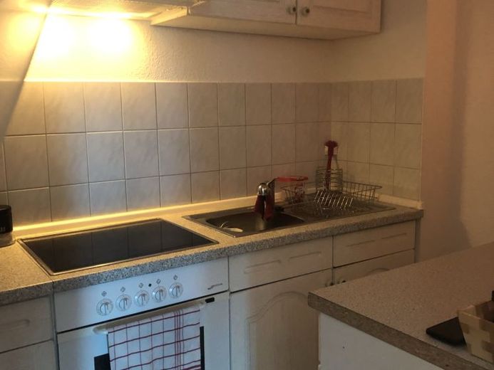 1-Raum Wohnung mit Balkon in Lengenfeld mit Stellplatz und Kellerabteil – Foto 1