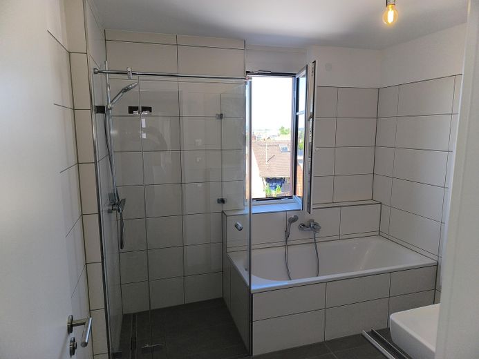 Seniorengerechte 3 Zimmer Wohnung im Herzen von Endingen zum Erstbezug! – Badezimmer