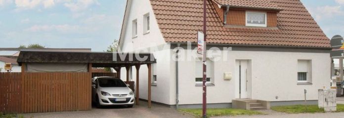 Plenty of Space for the Family: Well-Maintained Detached House with Garden in Bergen auf Rügen