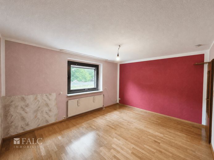 Charmante Doppelhaushälfte mit direktem Seeblick - FALC Immobilien – Wohnzimmer