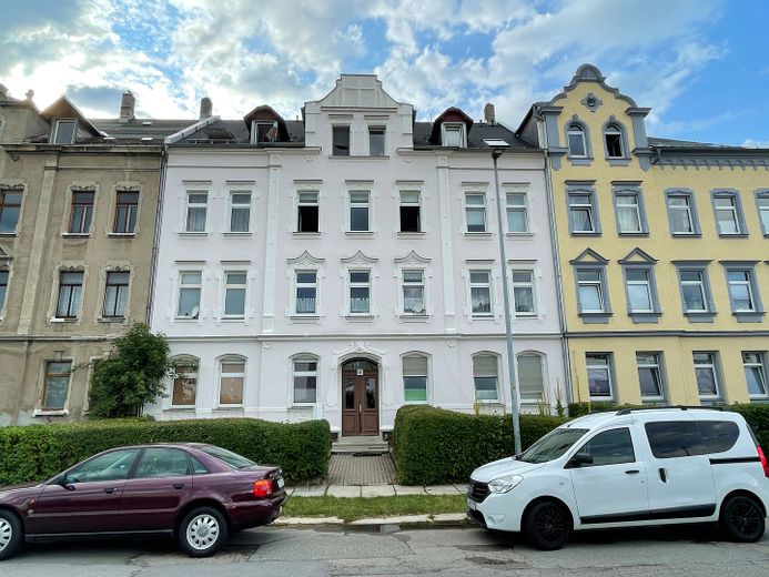 Condominio interamente locato con balconi e ampio giardino – Foto 1