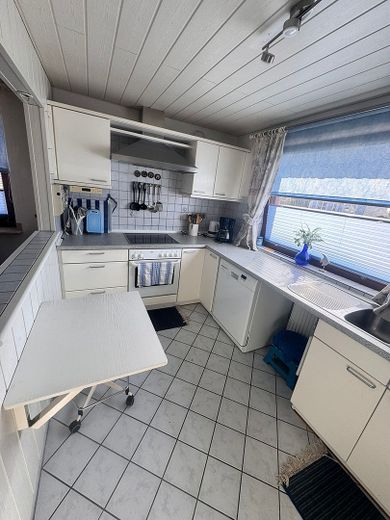 Charmante maison individuelle à Reinfeld – grand terrain, très bien isolée et immédiatement habitable ! – Foto 8