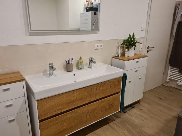 3.5-room 90 m² apartment in a new building for rent – Badezimmer