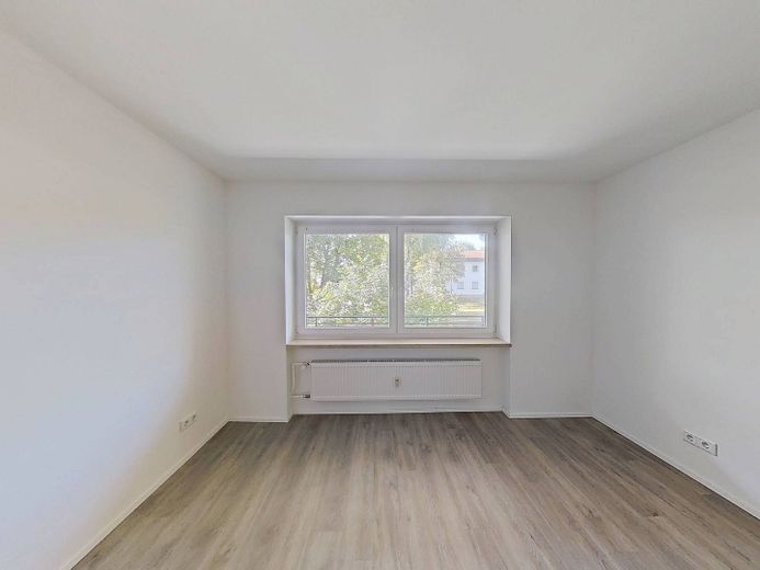 Modern 3-room apartment with BALCONY and plenty of space – Schlafzimmer II