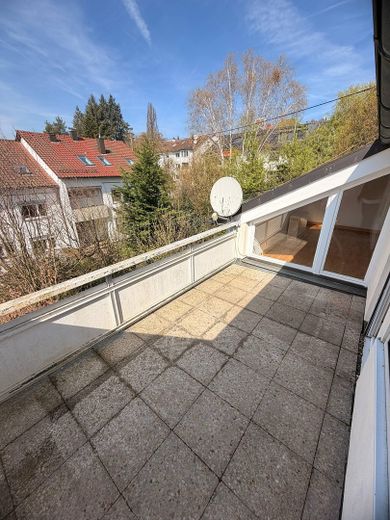 Stuttgart-Büsnau’nun en iyi konumunda çok yönlü çok aileli ev! Hemen taşınmaya hazır ve komisyonsuz! – DG - Dachterrasse