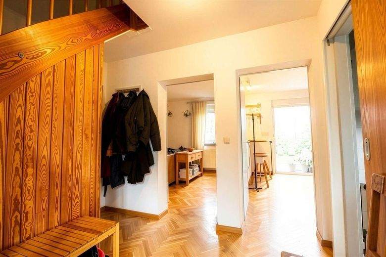WRS Immobilien - käuferprovisionsfrei - Alzenau - Generationenhaus oder Wohnen + Arbeiten in Einem – Siedlungshaus - EG - Flur