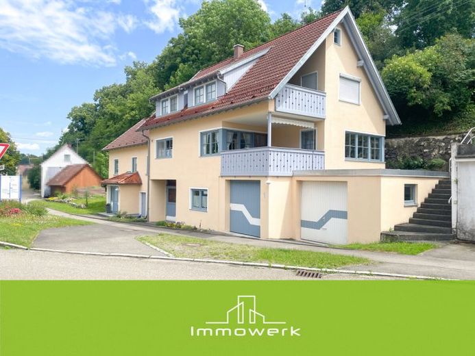 Großzügiges Wohnhaus mit Gewerbemöglichkeit – Wohnen und Arbeiten unter einem Dach – Foto 1