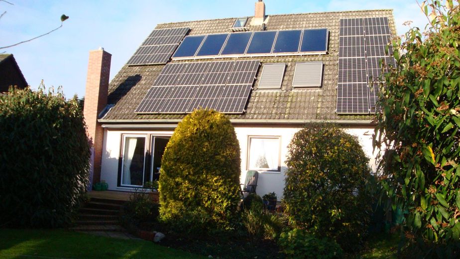 Haus Terrassenseite PV- Solar
