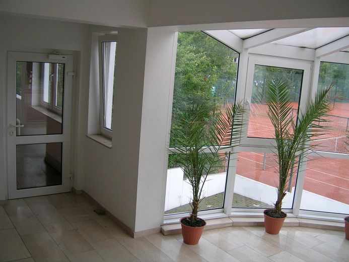 Комфорт проживання з терасою та гаражем — без комісії – Pavillon Hauseingang