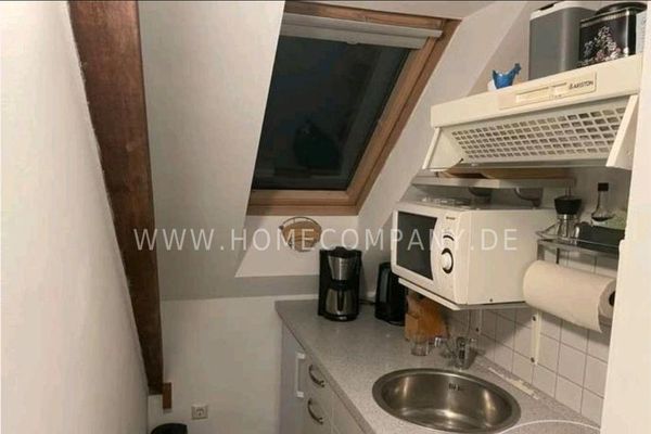26130 HomeCompany Dresden Gemeubileerd/Gemeubileerd 2-kamerappartement op de bovenste verdieping in Dresden-Blasewitz max. 2 personen