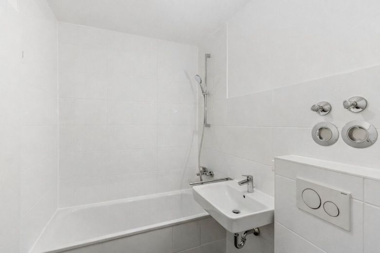 Hadern: 1,5-Zi.-EG-ETW - Loggia + Garten | Erstbezug nach Renovierung | ÖPNV vor der Tür – Bad