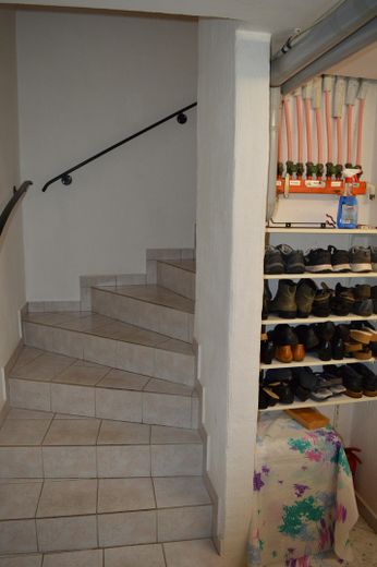 "Attraktives Reihenhaus" in "Weser"-Nähe, ruhige Lage, im schönen "Bremer Norden" – Treppe KG zum EG