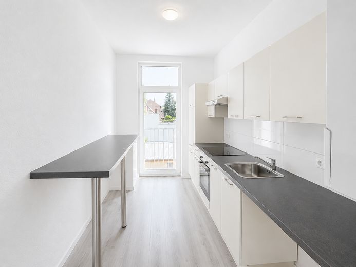Großzügige 4-Zimmer-Wohnung mit Einbauküche in Wilhelmshaven – Küche