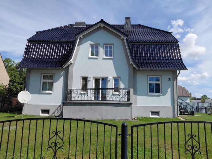 Stilvoll saniertes Herrenhaus auf 3.794 m² Grundstück – Foto 1