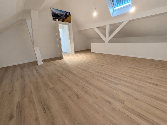 Erstbezug: Ein-Zweifamilienhaus mit Garten, 3 Bädern und 7 Schlafzimmern in Tairnbach – Foto 15