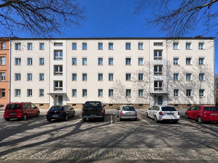 +ESDI+ Ihr neues Zuhause in der Pirnaer Altstadt: 4-Zimmer-Wohnung mit Balkon in Elbnähe – Foto 1