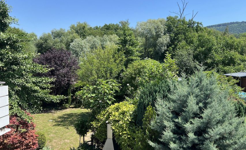 Dom jednorodzinny o powierzchni 1,5 kondygnacji z garażem w Malsch – Blick vom Balkon in Garten