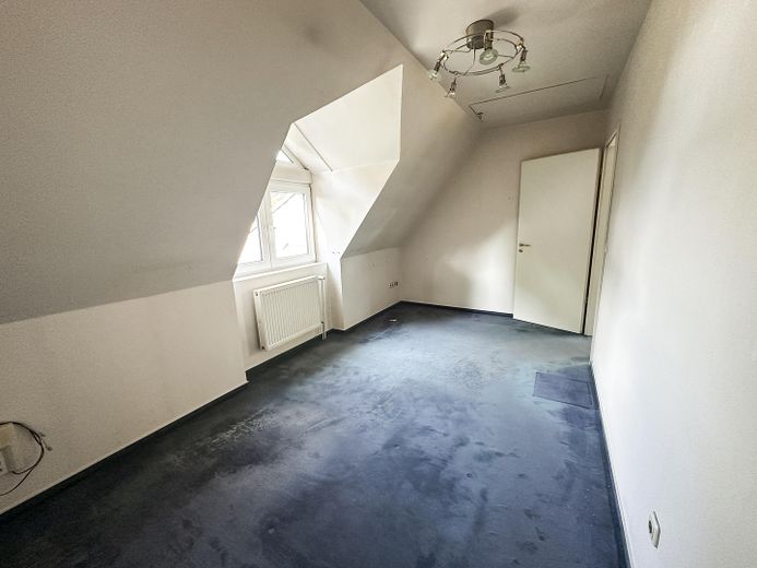 235 m² Wohnen auf 1.425 m² Grundstück | offene Galerie, Kamin & Hamburg-Nähe – Arbeitszimmer