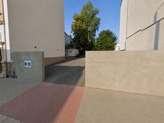 PKW-Stellplatz in zentrumsnaher Lage – Crimmitschauer Straße 5 – Foto 1