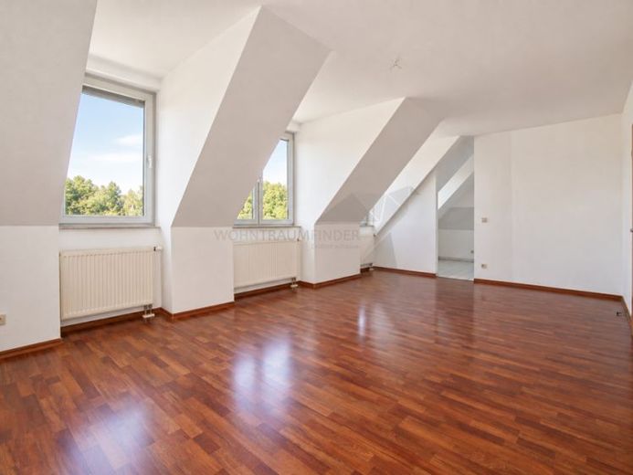 Helle 3-Raum-DG-Wohnung mit Aufzug und TG-Stellplatz im Kaßberg-Karree – Foto 1