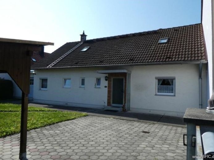Grundstück mit Altbestand in ruhiger Lage von Eichenau: renovieren oder neu bauen – Foto 1