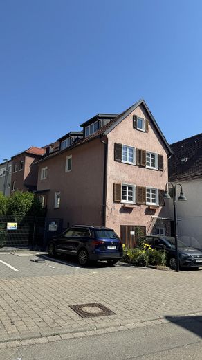 Provisionsfrei! Ruhige 6 Zi. 3 WCs Haus mit Garage+Stellplatz Zentral – Foto 1