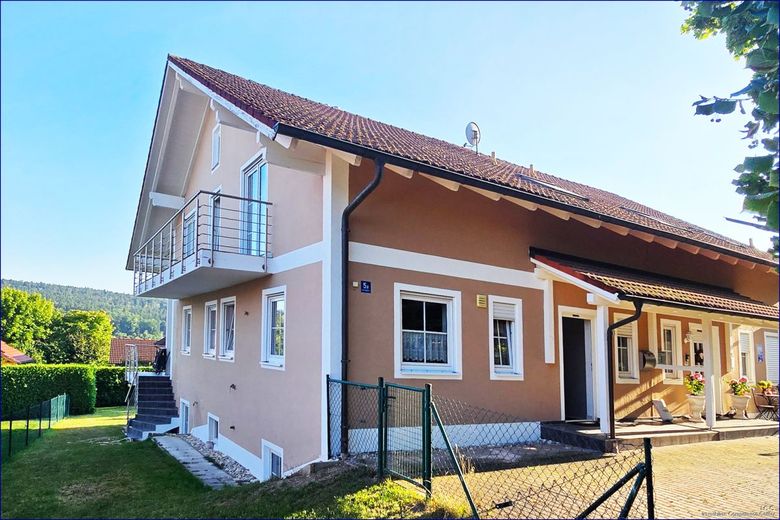 RESERVIERT 
Große Doppelhaushälfte mit ELW und/oder Büro in Kößlarn - Bäderdreieck – ICC - Immobilien Competence Center - Doppelhaushälfte in Kößlarn