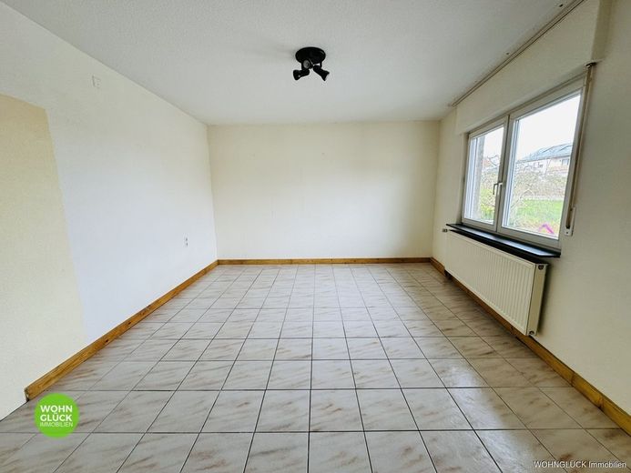 Familienhaus mit Scheune - Ausbaupotential! – Schöafzimmer 2_OG