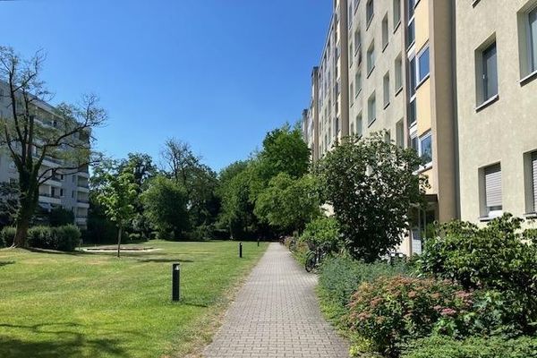 1.100,00 EUR | Denninger Straße 208 81927 Monachium