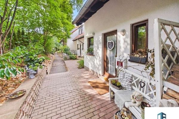 idyllisches Reihenhaus im Schindeldorf mit Terrasse & Garten – als Eigenheim oder Kapitalanlage