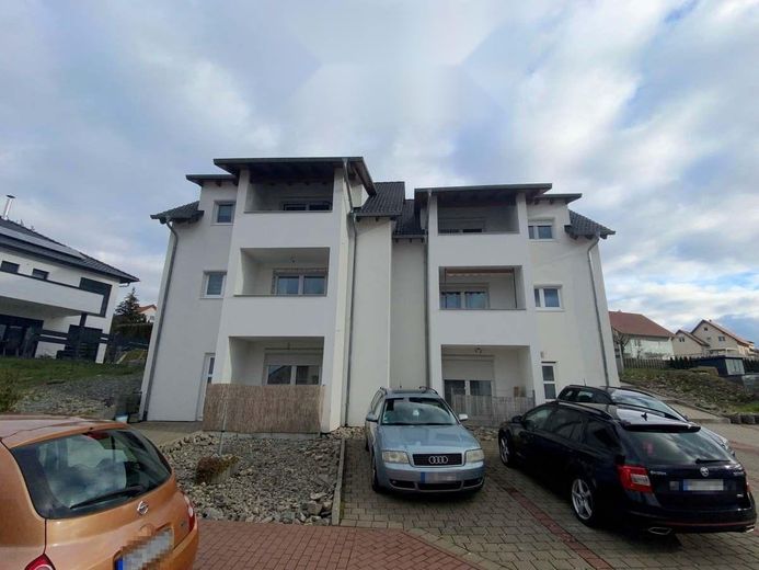 Wohnen auf 2 Ebenen: Helle 4,5-Zi.-Maisonette, 109 m², Loggia, Weitblick & Stellplatz in Osterburken – Zdjęcie 1